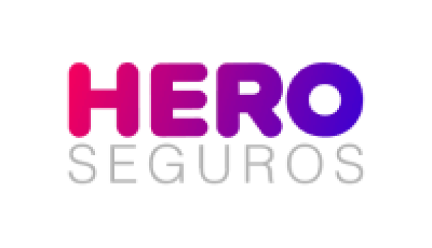 Logo Hero Seguros com letras nas cores cinza, rosa e roxa.