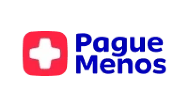 Logo Pague Menos com o nome da marca em azul acompanhado de um quadrado em vermelho contendo uma figura em formato de cruz em branco.